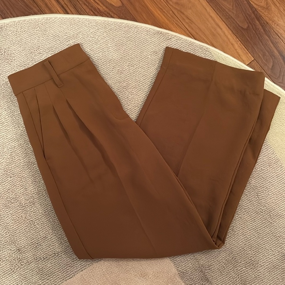 Aritzia Effortlessly pants